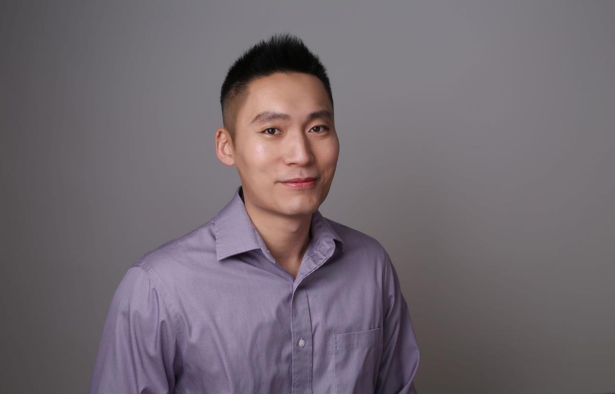 Daniel's headshot