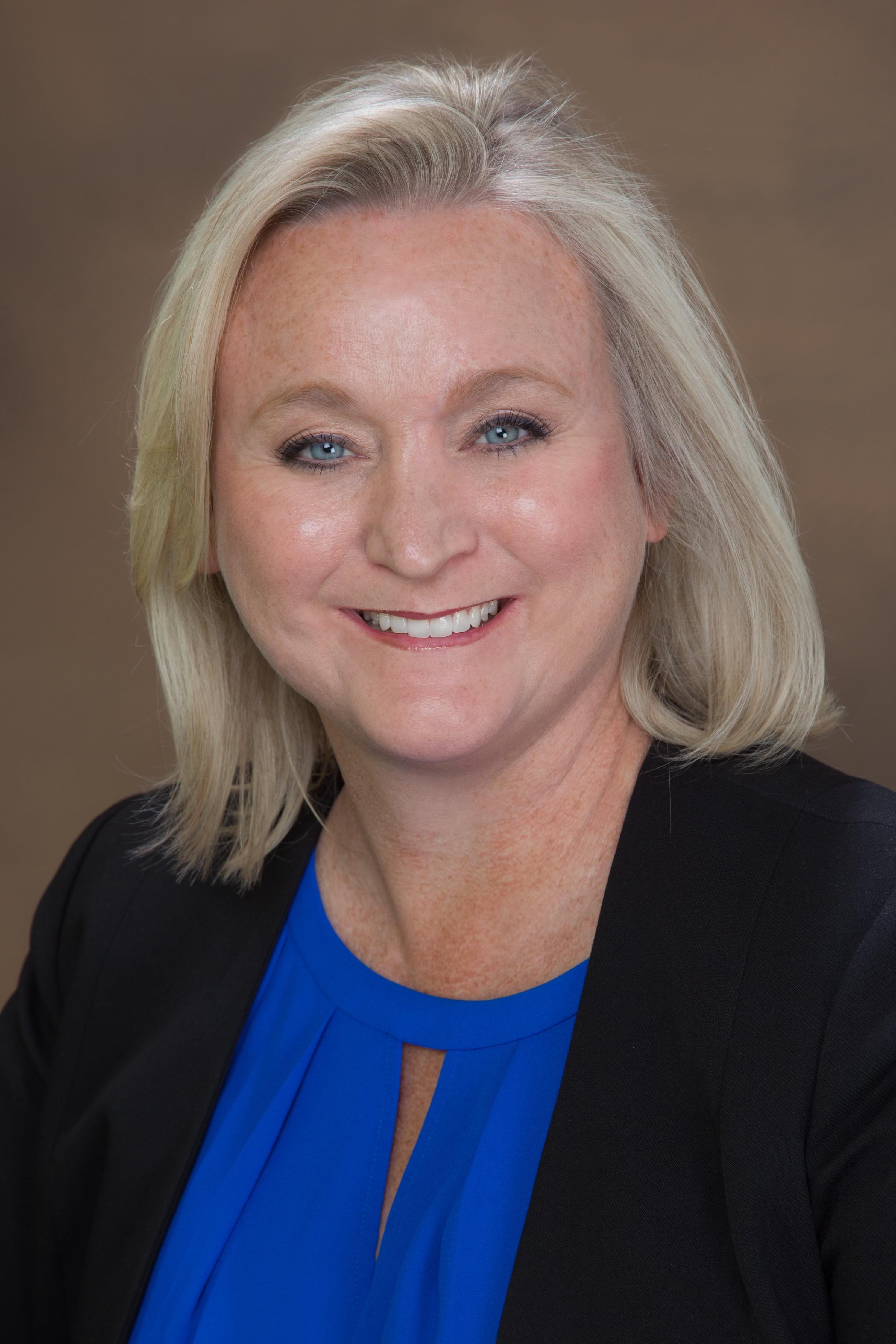 Maureen's headshot