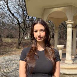 Stefani Lozanova