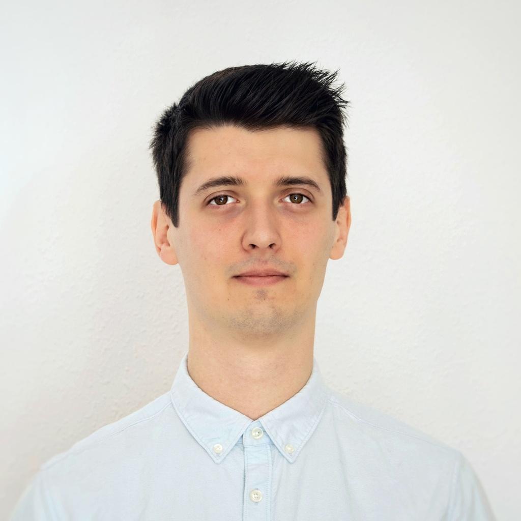 Tamás Csaba's headshot