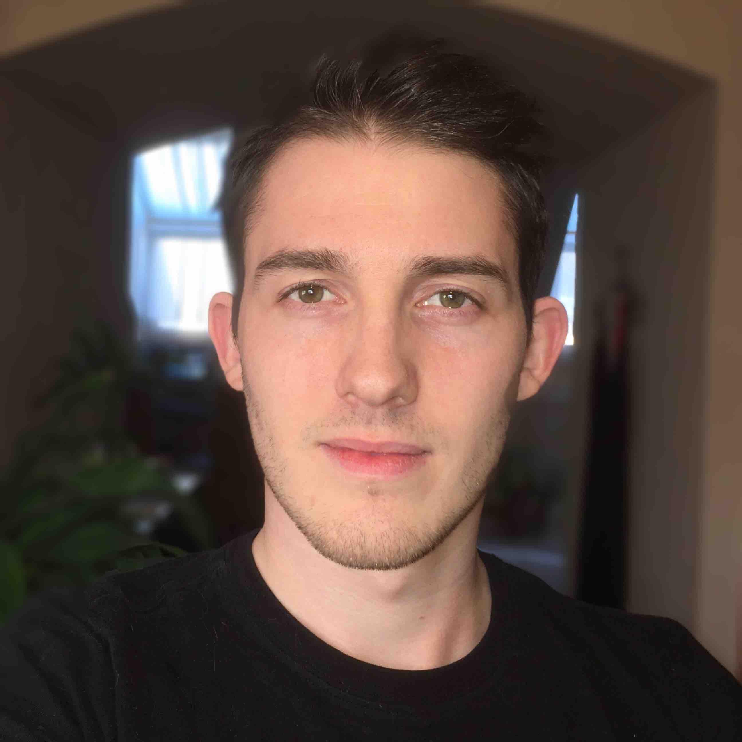 Levente's headshot