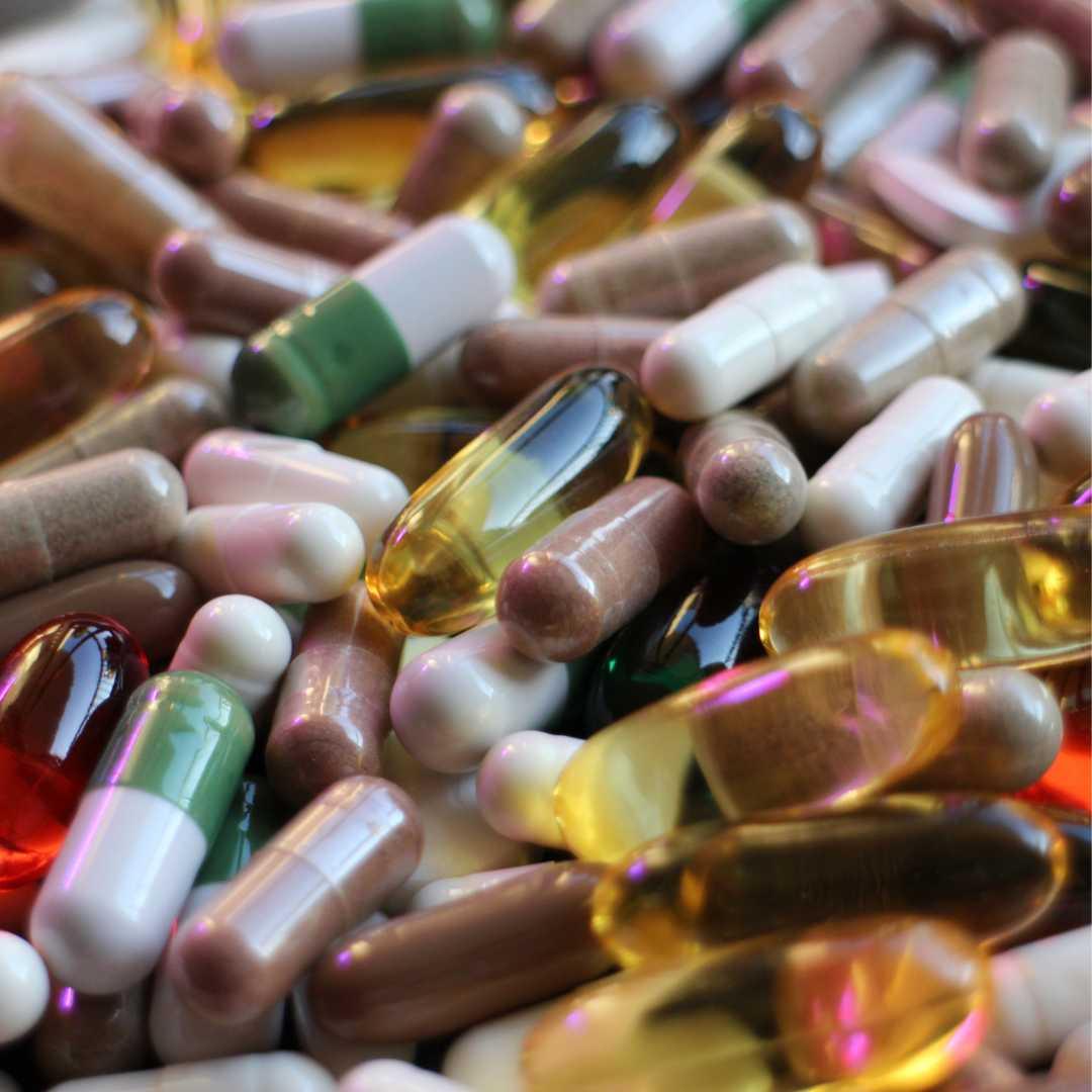Investigating the effect of pharmaceutical websites on self-medicating behaviors of Vietnamese people  in cosmopolitan areas